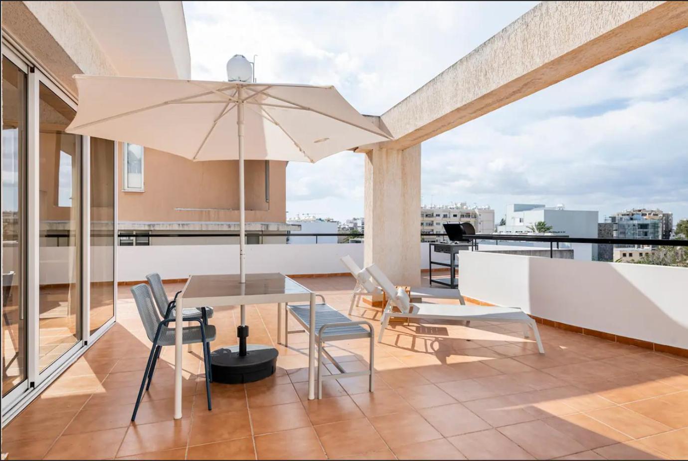 Top Floor Apartment City Center ลาร์นาคา ภายนอก รูปภาพ