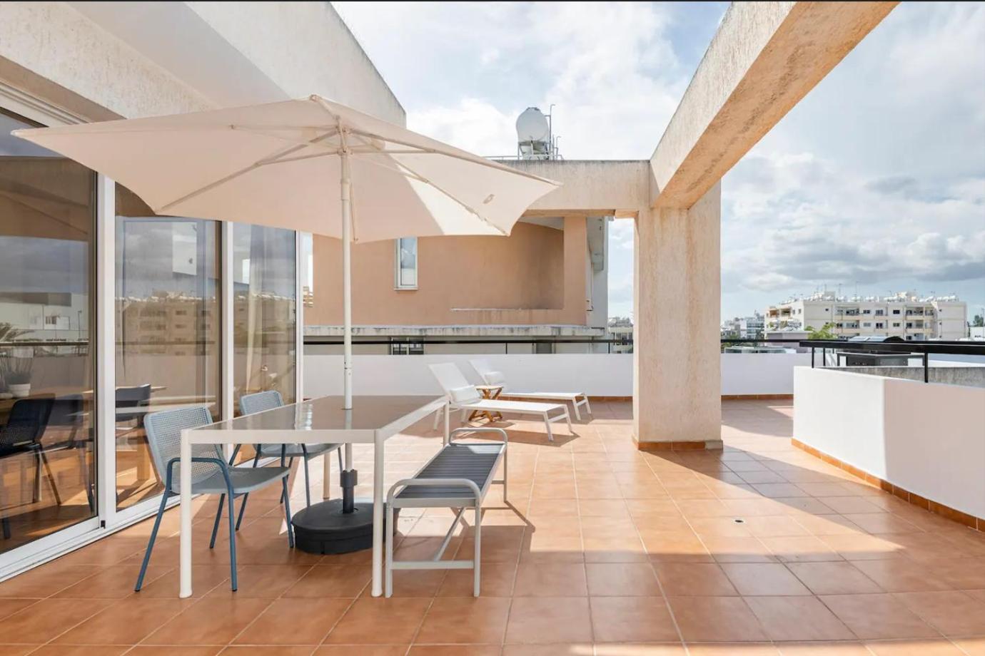 Top Floor Apartment City Center ลาร์นาคา ภายนอก รูปภาพ